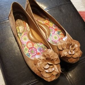 Born Women's size 11 flats